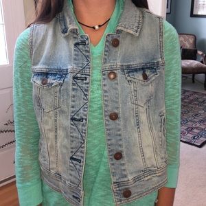 American Eagle Jean Vest